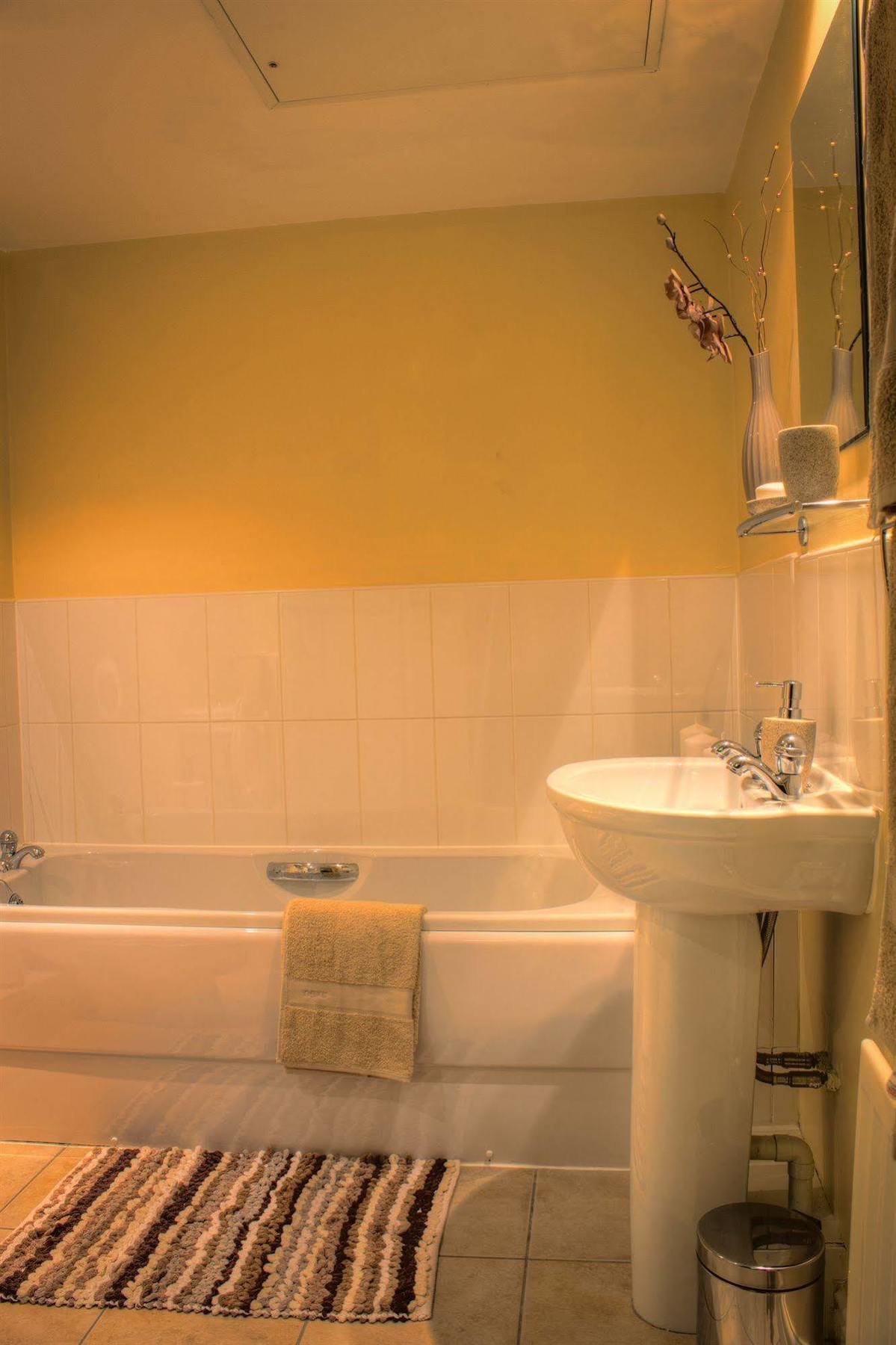The Lindley Suite - Simple2Let Serviced Apartments 허더즈필드 외부 사진
