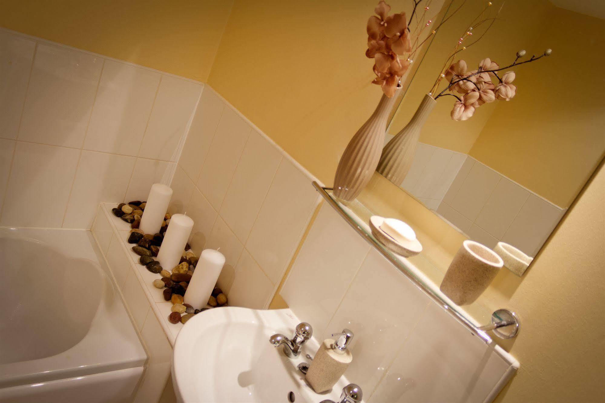 The Lindley Suite - Simple2Let Serviced Apartments 허더즈필드 외부 사진